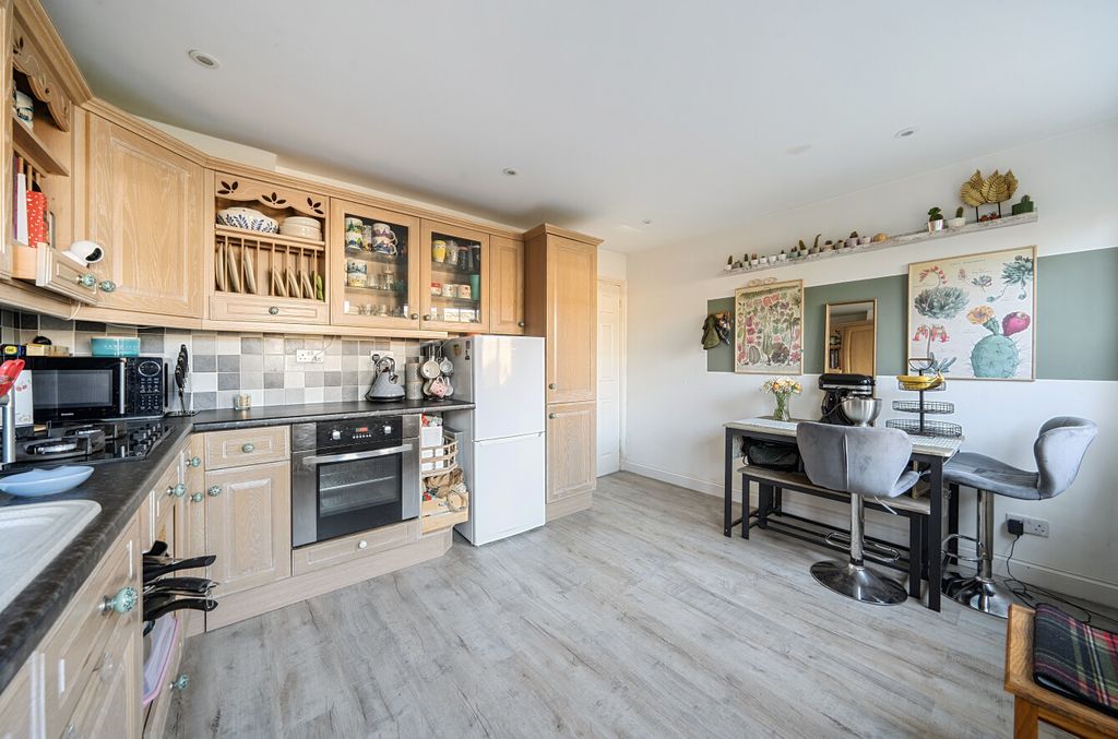 Property photo 3 of 12 1422410769A9659285445