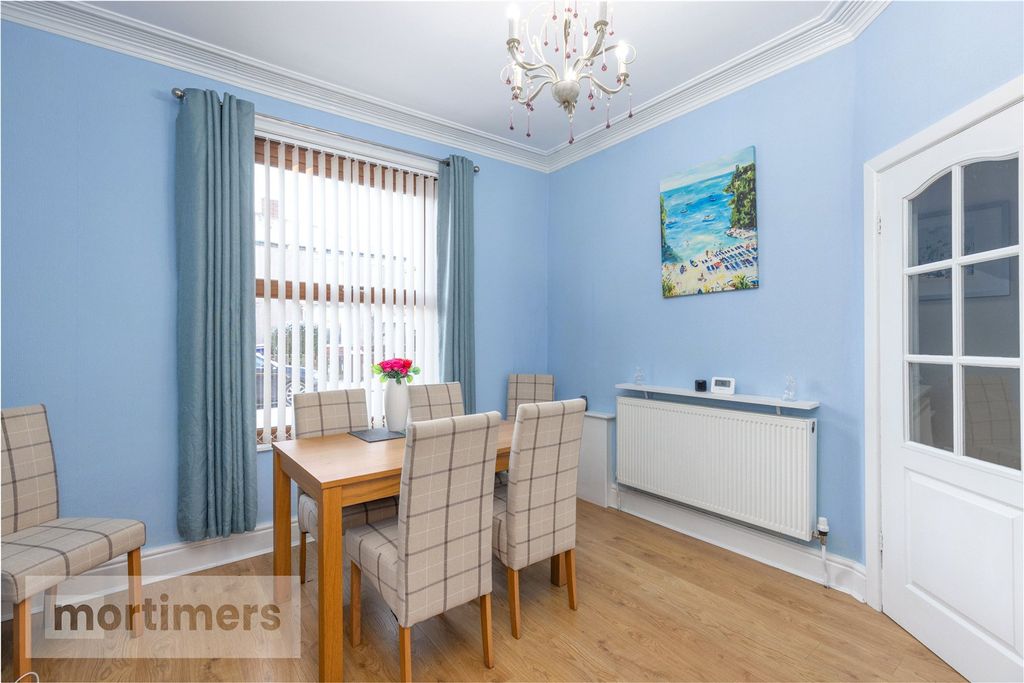 Property photo 3 of 19 Dining Room