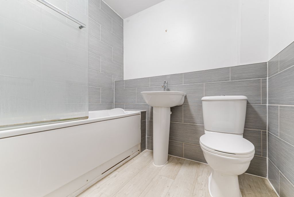 Additional image 16 of 4 bed town house to rentWeston Village BS24