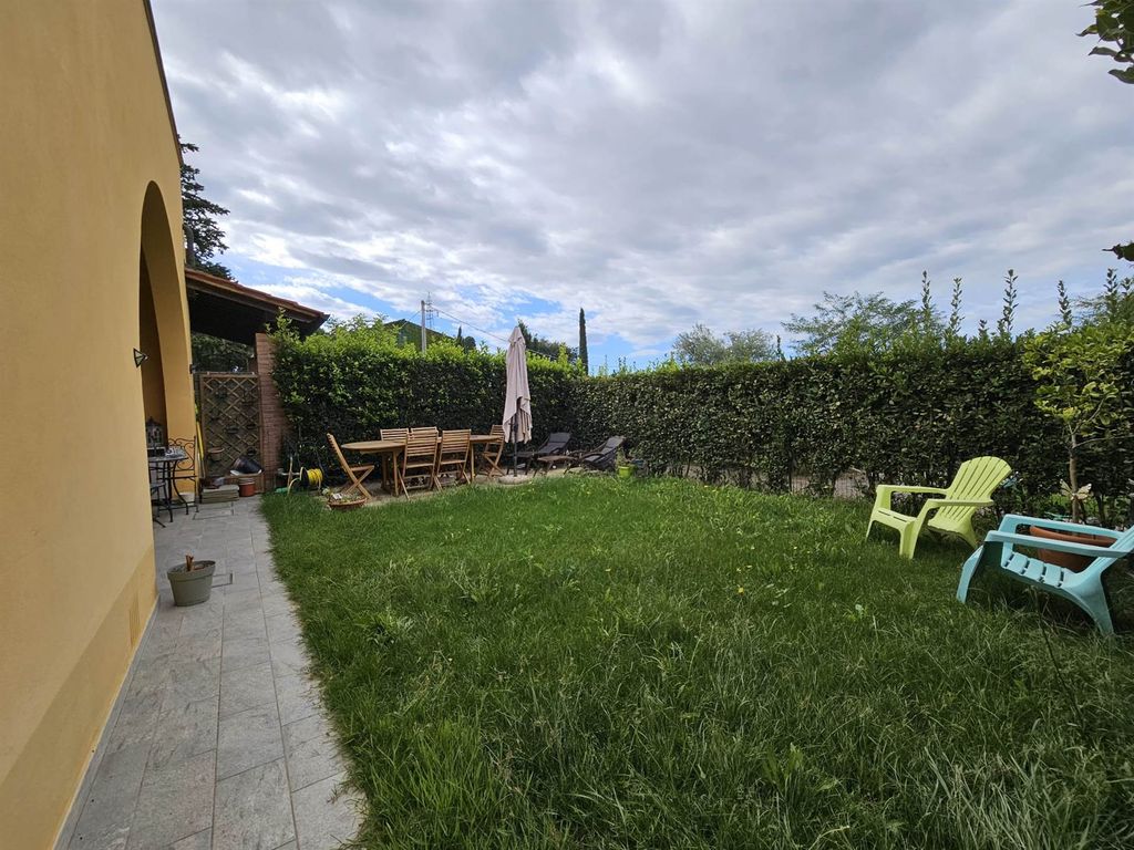 Property photo 2 of 30