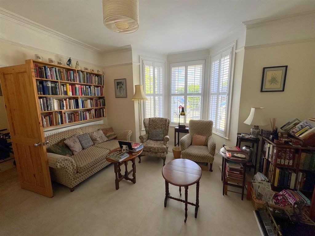 Property photo 3 of 12 Gilb16.Jpg