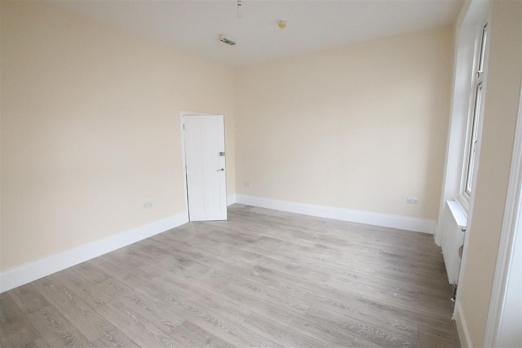 Property photo 3 of 8 Img_5235.Jpg