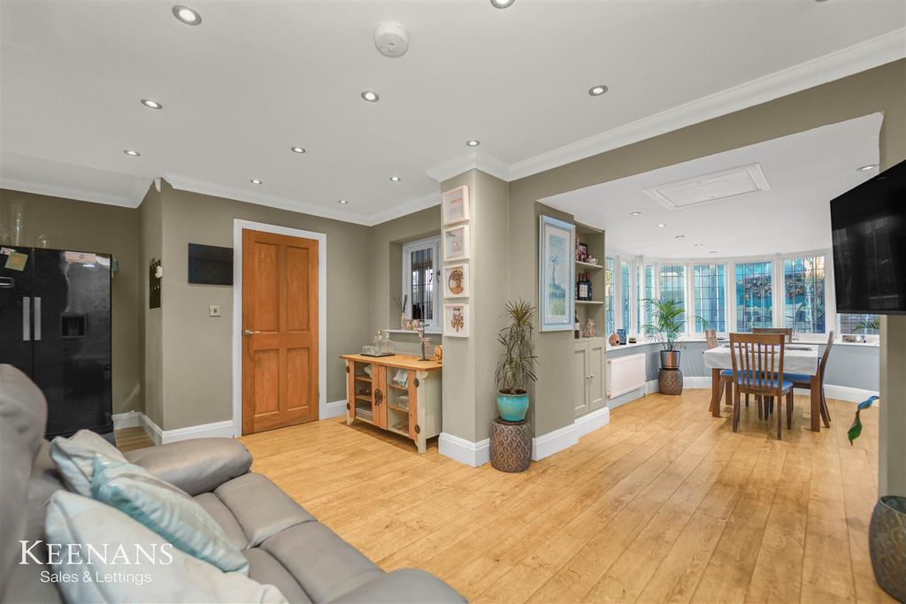 Property photo 2 of 93 2.Jpg