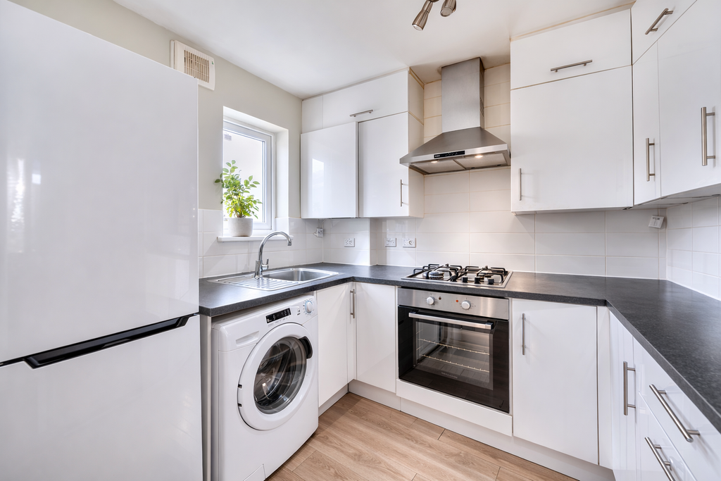 Property photo 2 of 10 Kitchen Pre-Tenancy 2