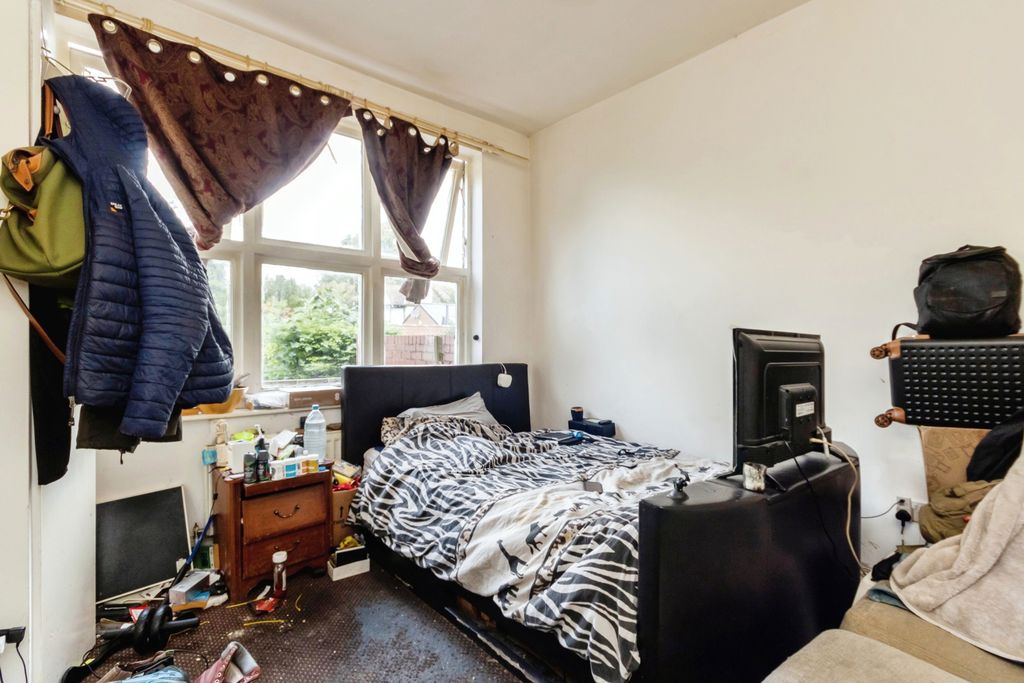 Property photo 3 of 17 Photography