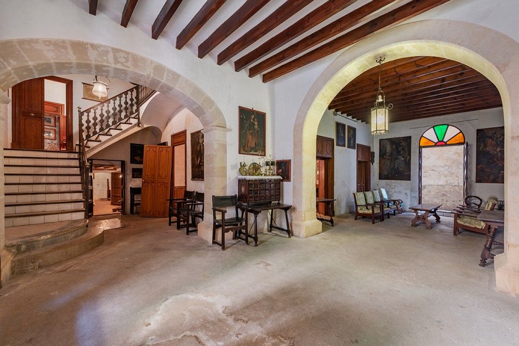 Property photo 2 of 16 Interior