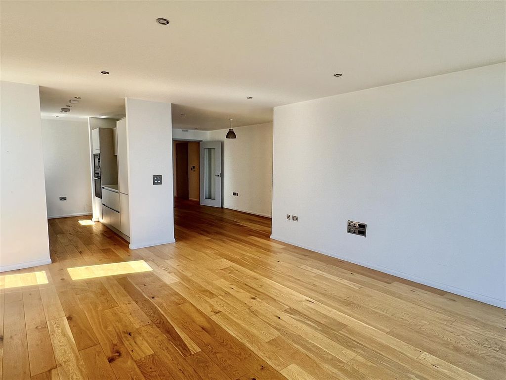 Additional image 8 of 2 bed flat for saleSea Road, Carlyon Bay, Carlyon Bay PL25
