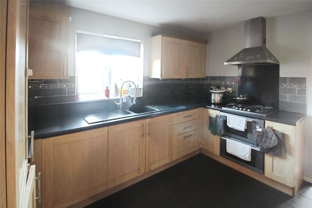 Property photo 2 of 15 Picture No. 04