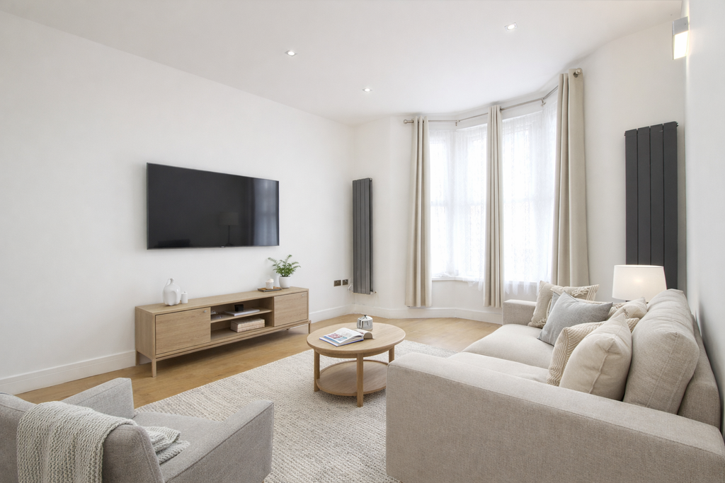 Property photo 1 of 11 Living Room