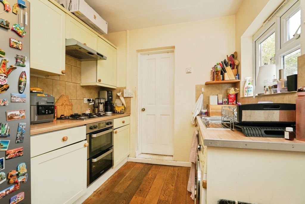 Property photo 2 of 16 Photo