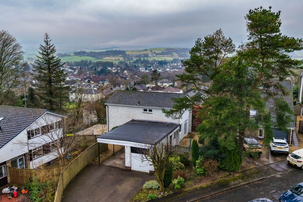 Property photo 2 of 21