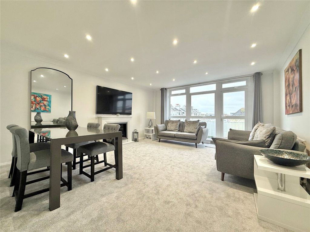 Property photo 2 of 15 Picture No. 14