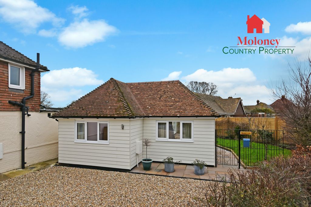 Property photo 1 of 13 Royston_Cover