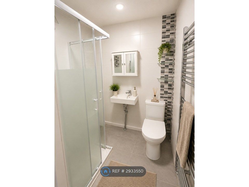 Property photo 1 of 7 Bathroom