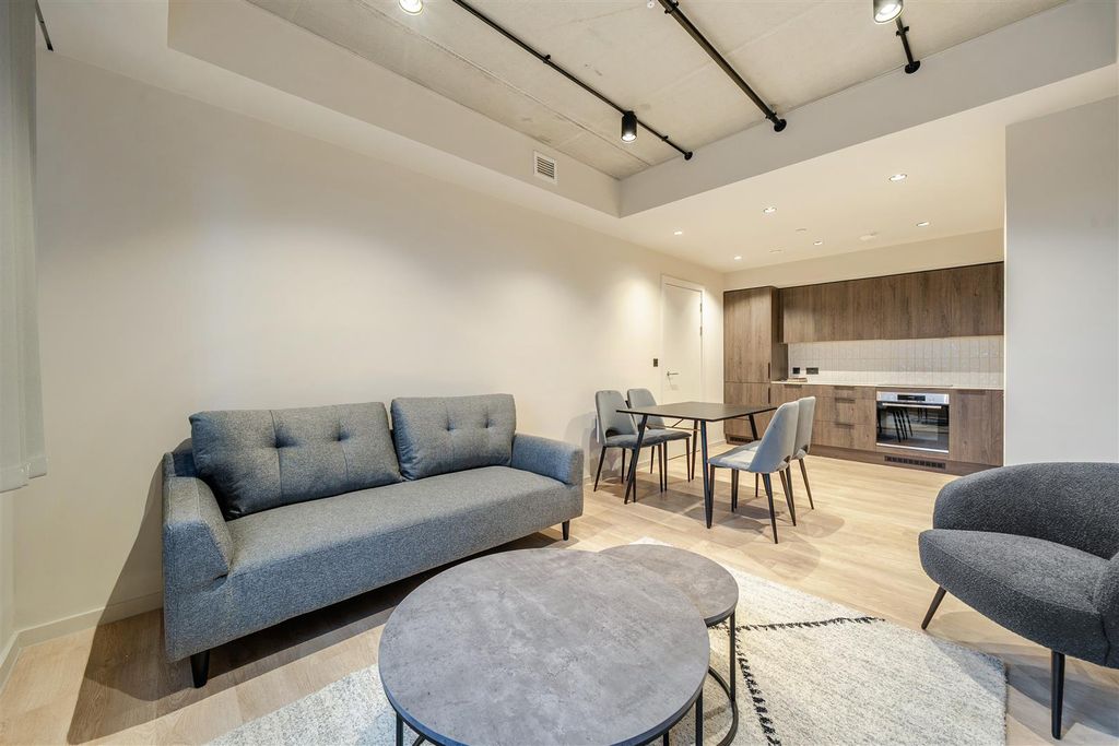 Property photo 2 of 12 1407339-8-69846991Dcccb.Jpg