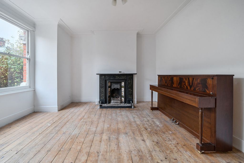 Property photo 2 of 16 1394481-15-69440E...