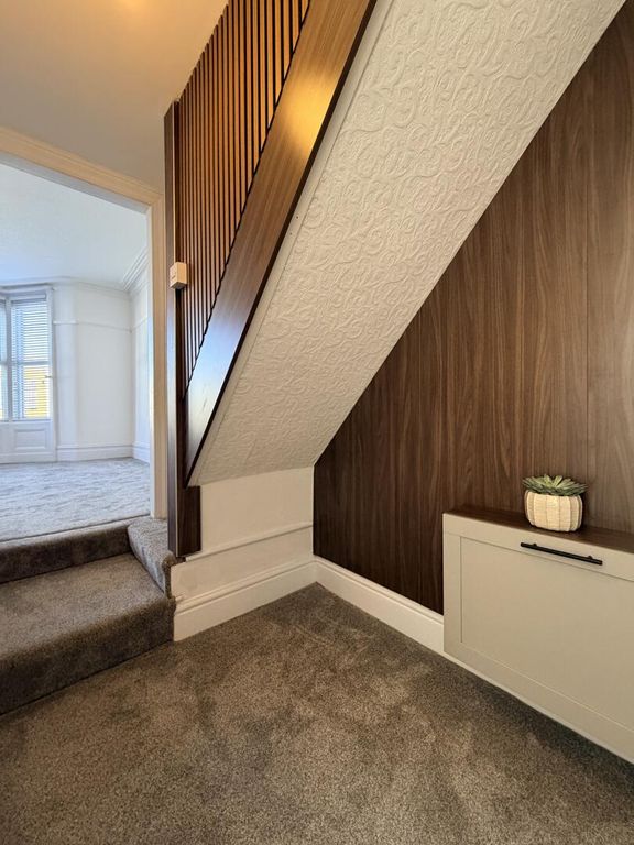 Property photo 3 of 18 Hallway