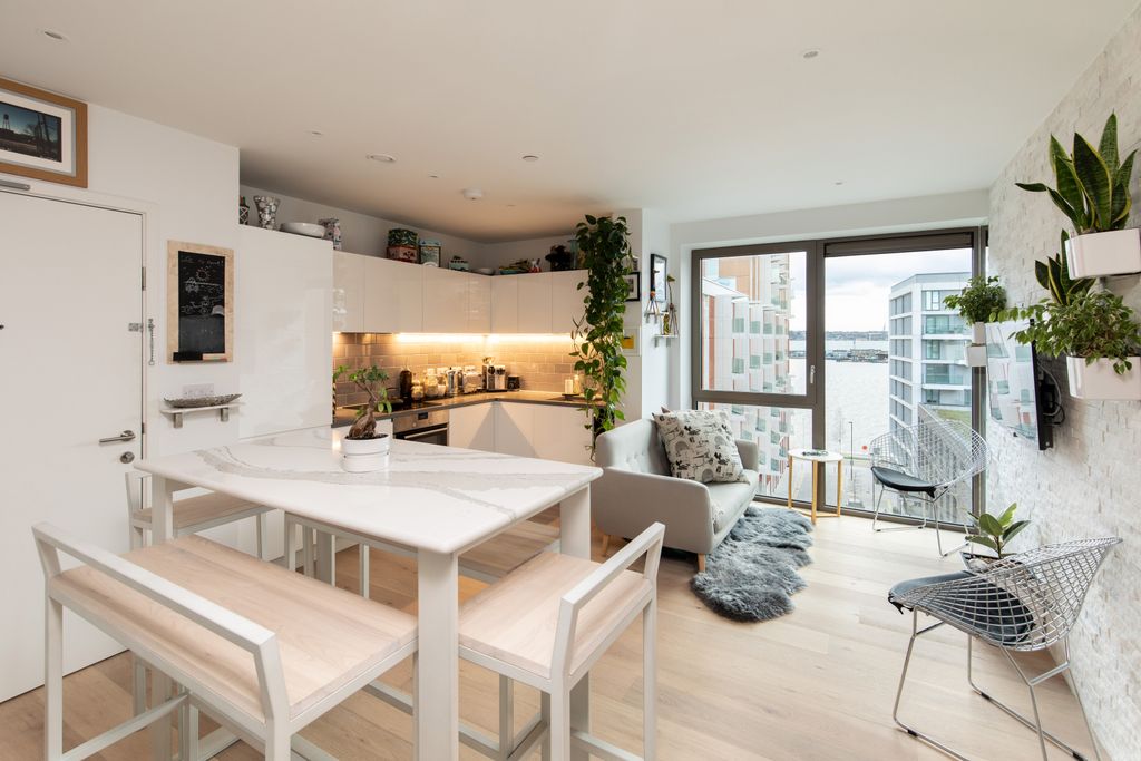 Property photo 3 of 36 Gallery