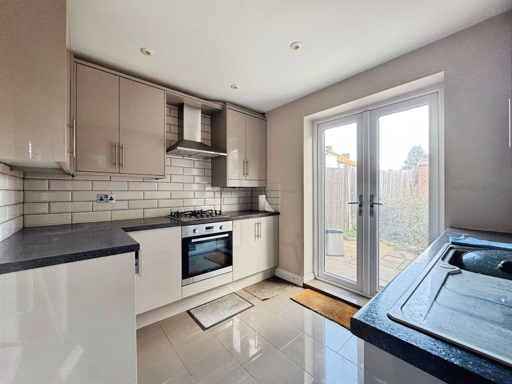 Property photo 3 of 13 Kitchen