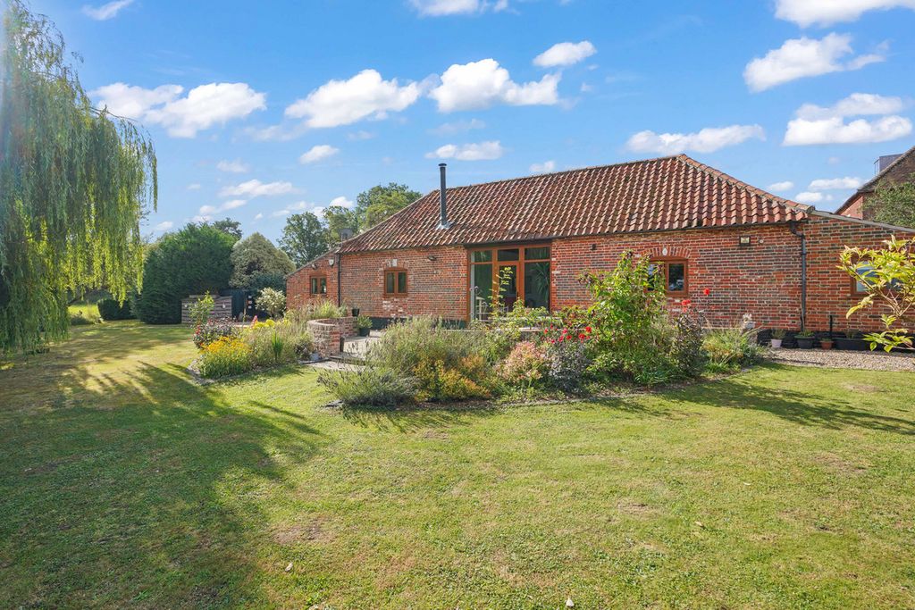 Property photo 1 of 24
