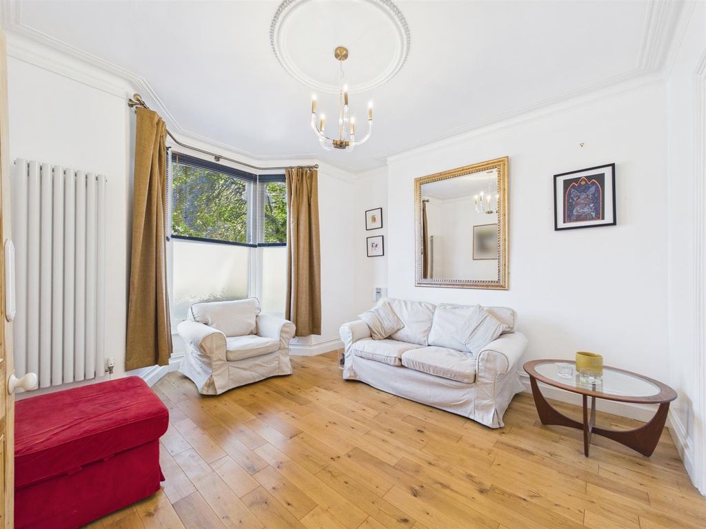 Property photo 2 of 38 Cam01358G0-Pr0230-Still022.Jpg