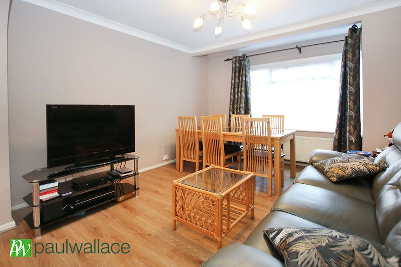 Property photo 2 of 14 Lounge