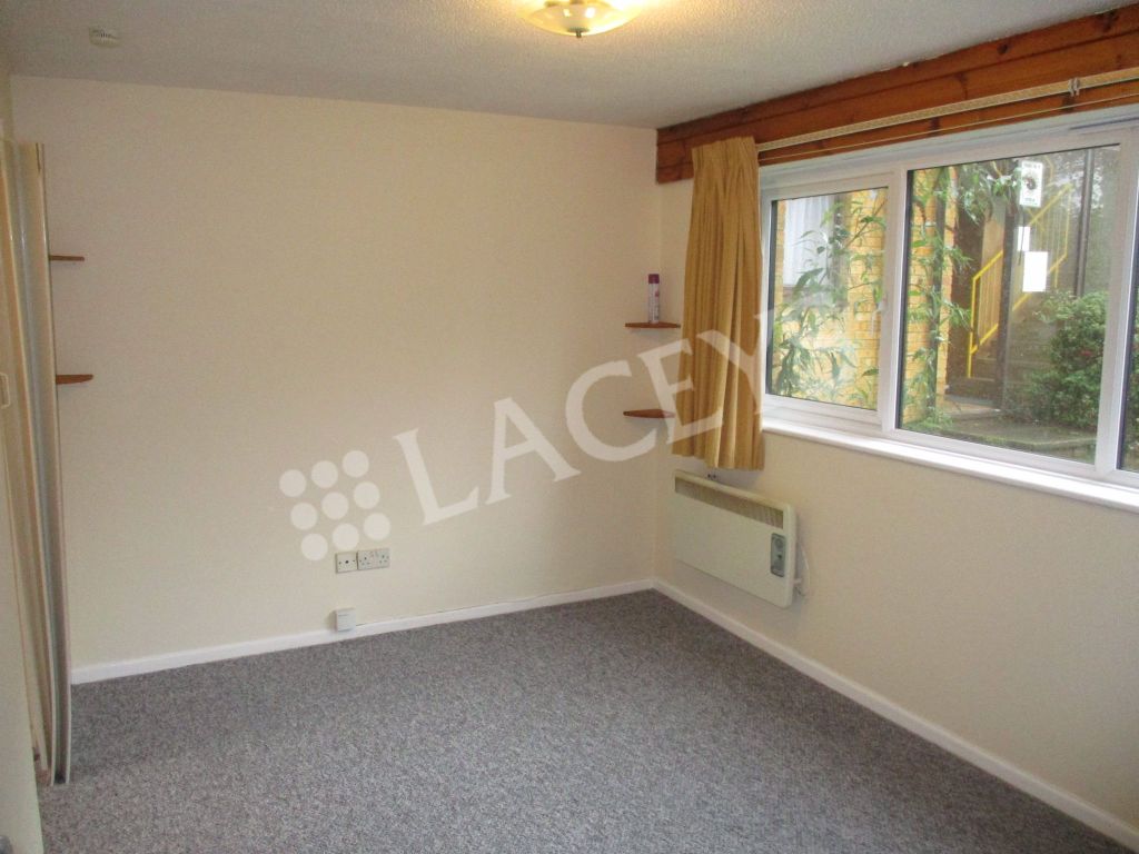 Property photo 3 of 4 Lounge