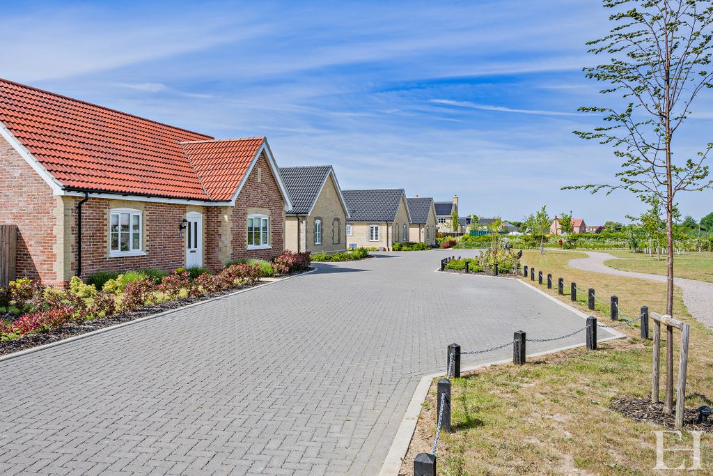 Property photo 2 of 30 8648366-Exteriorwm13-V2-800