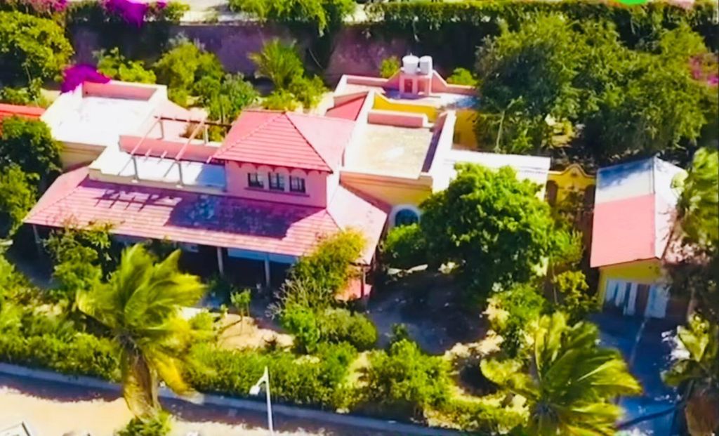 Property photo 1 of 12