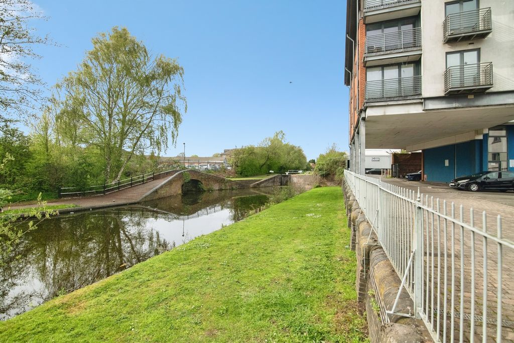 Property photo 2 of 10