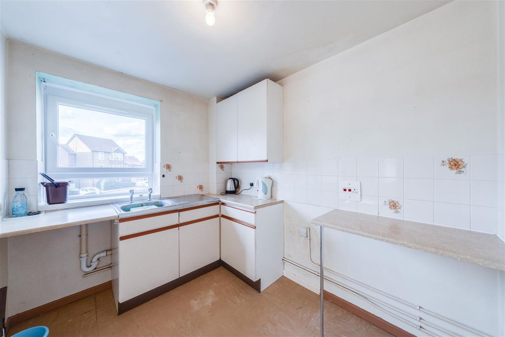 Additional image 5 of 1 bed flat for saleShearwood Crescent, Crayford, Kent DA1