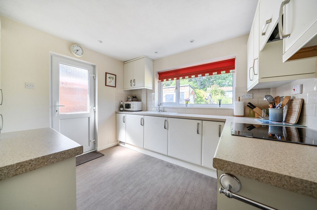 Property photo 2 of 12 14927022