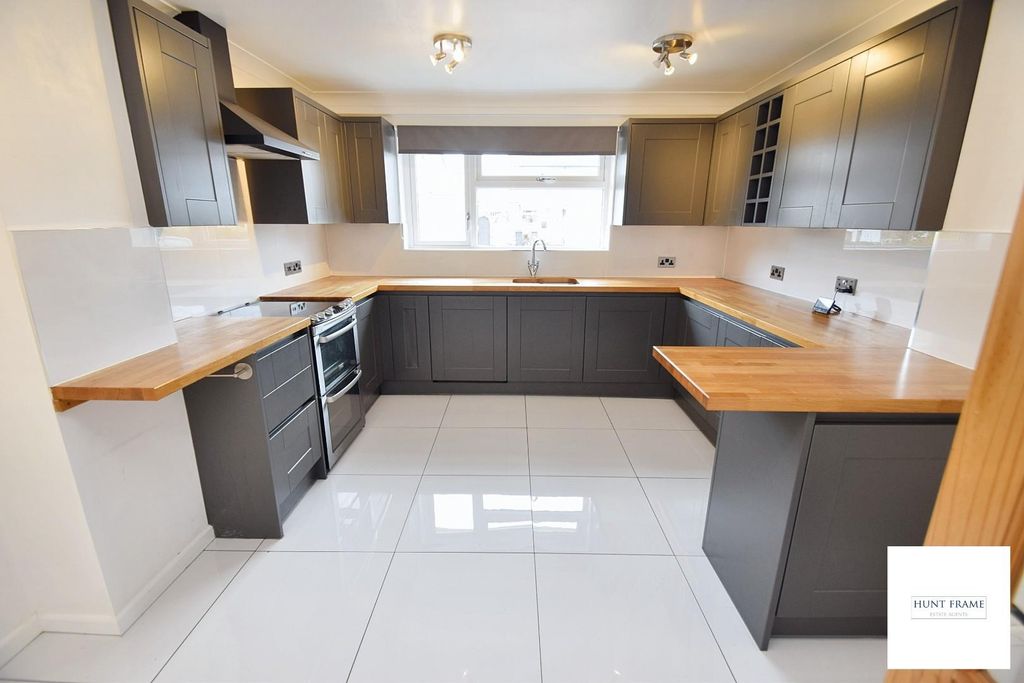 Property photo 2 of 8 Dsc_0002 (3).Jpg