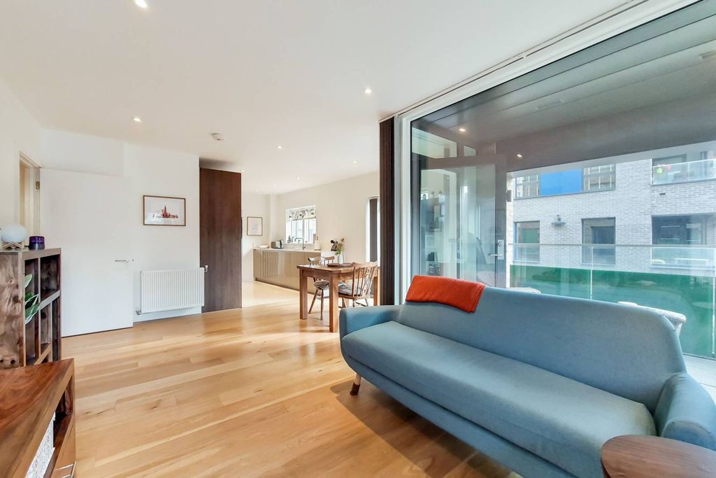 Property photo 2 of 11