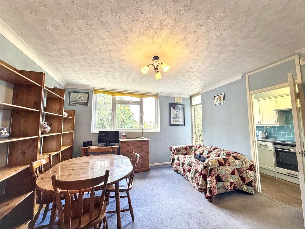 Property photo 2 of 11 Picture No. 12