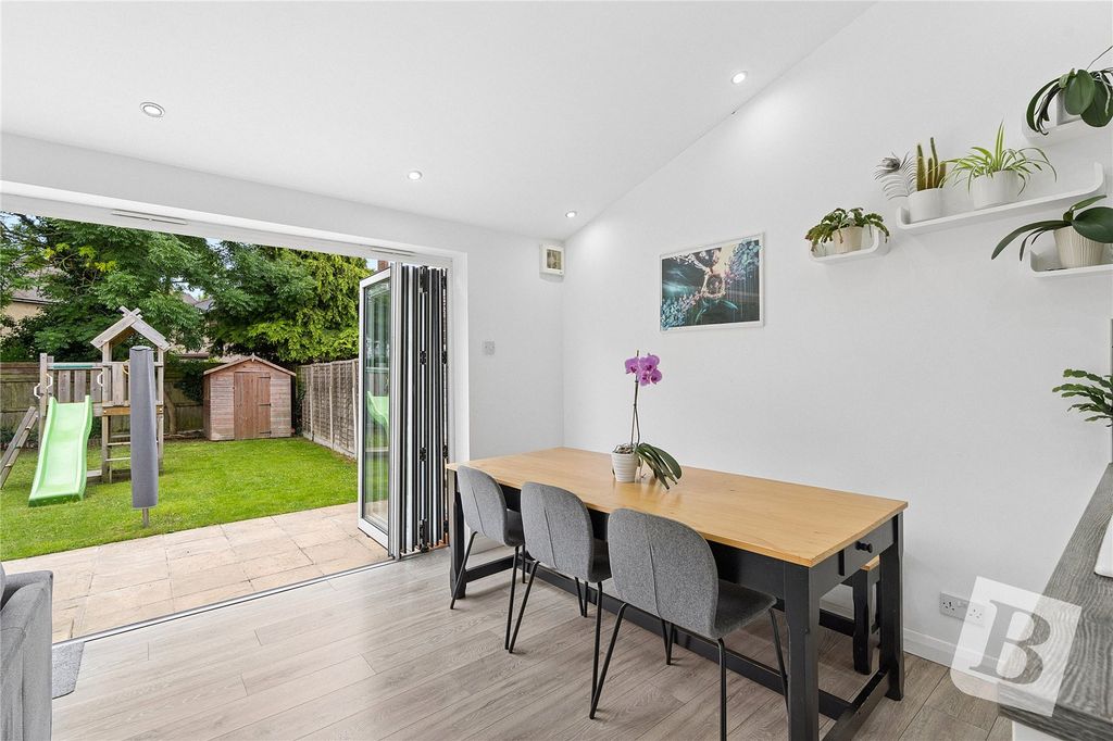 Property photo 3 of 12 Dining Area