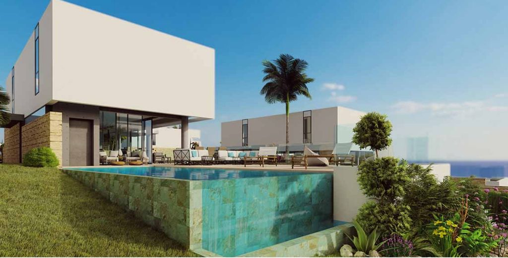 Property photo 1 of 32