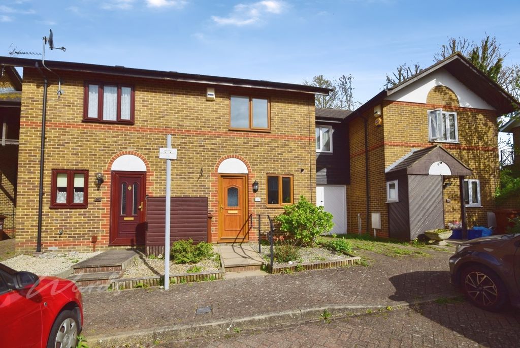 Property photo 1 of 9 Armada Front