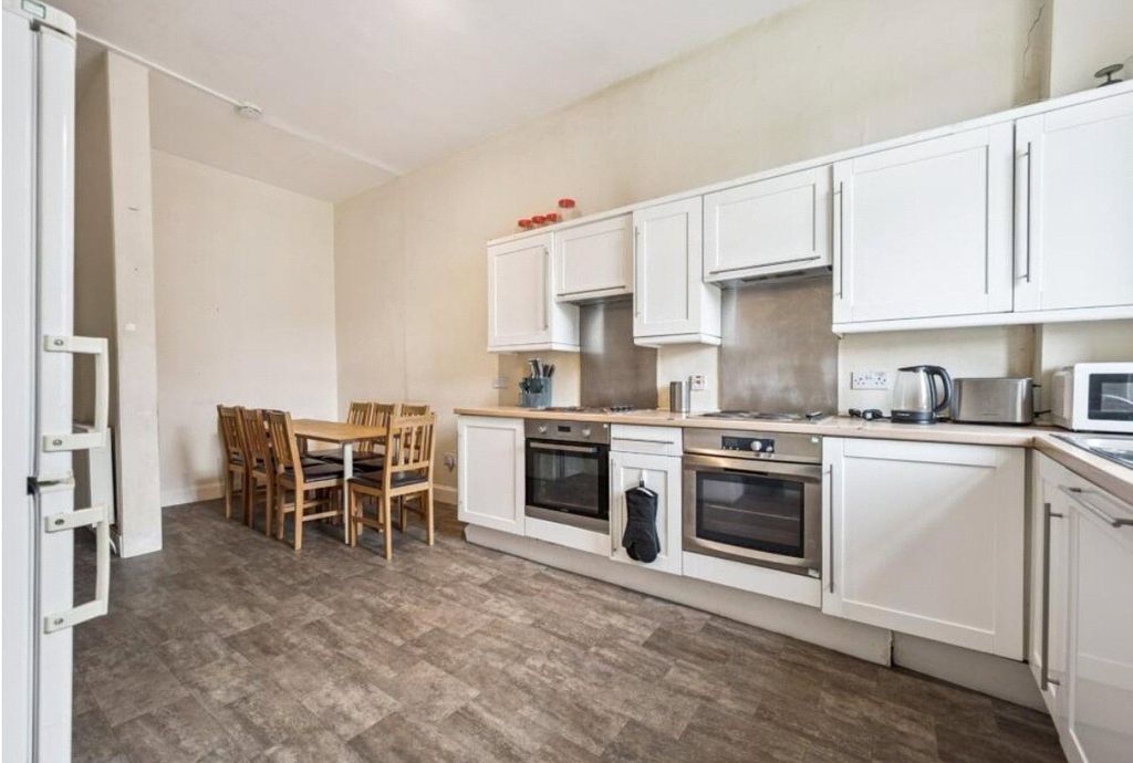 Property photo 2 of 11 Picture No. 03