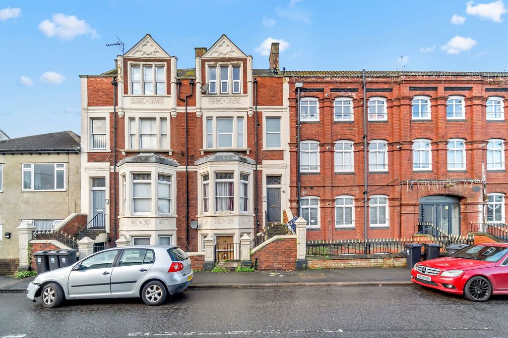 Property photo 1 of 8