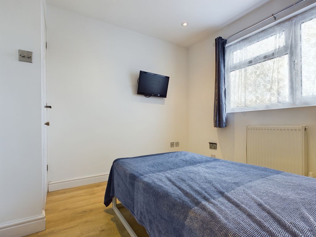 Additional image 13 of 3 bed terraced house to rentHaydn Road, Brighton Hill, Basingstoke RG22