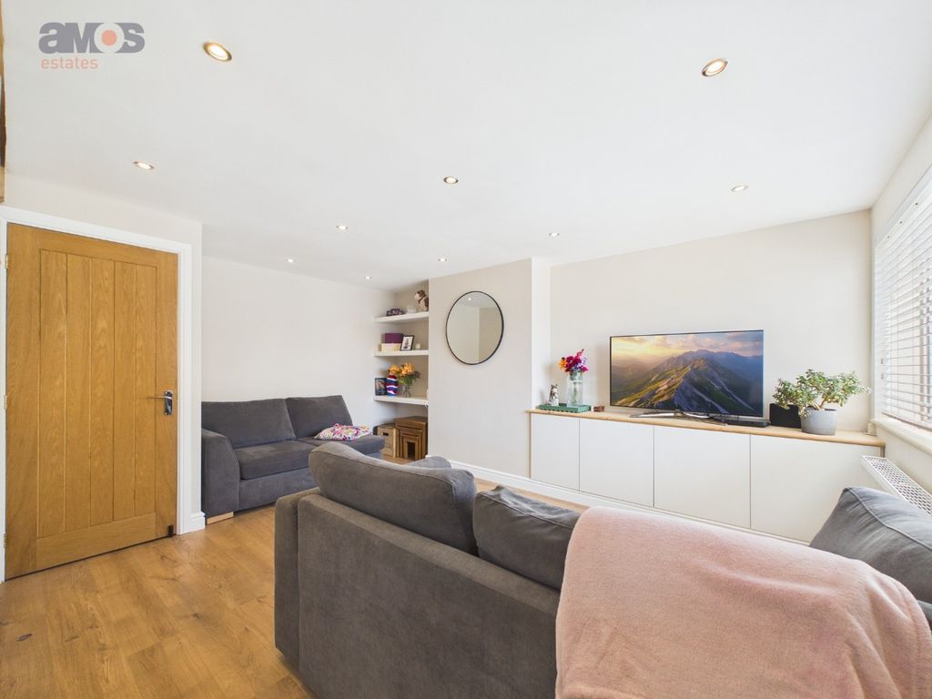 Property photo 3 of 15 4982168