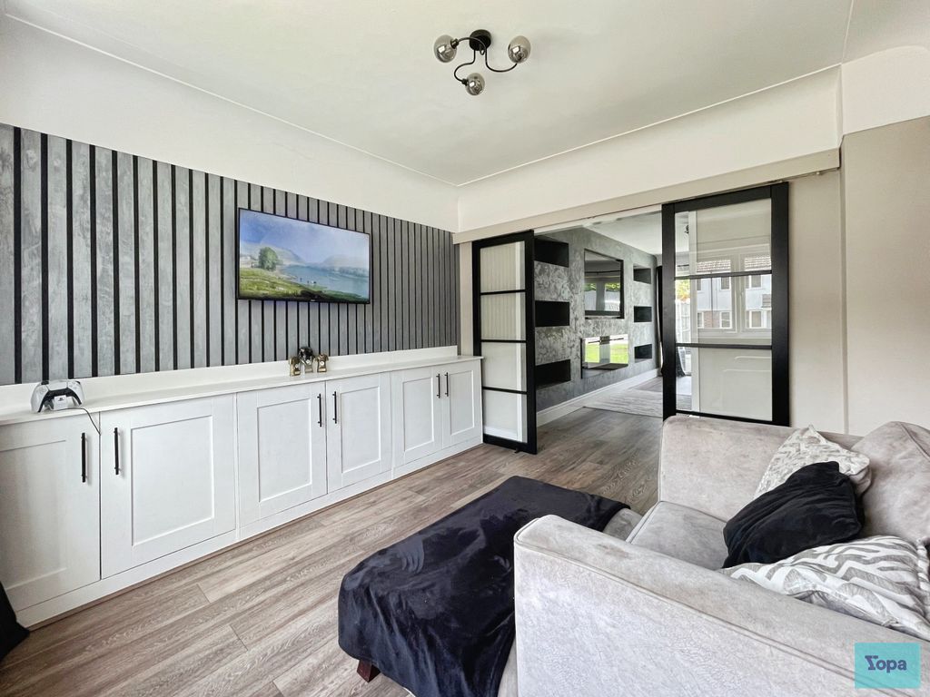 Property photo 3 of 27 11