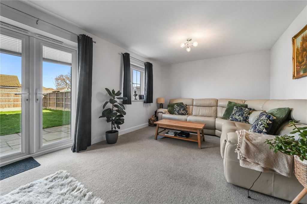 Property photo 2 of 24 Living Room