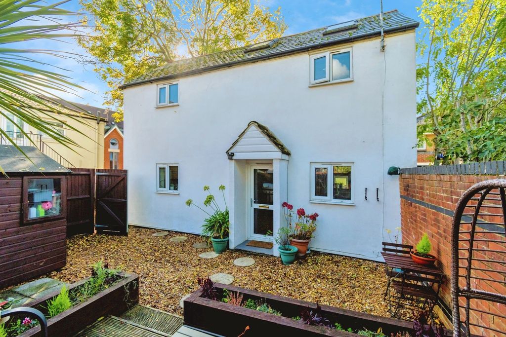 Property photo 2 of 14 Photo