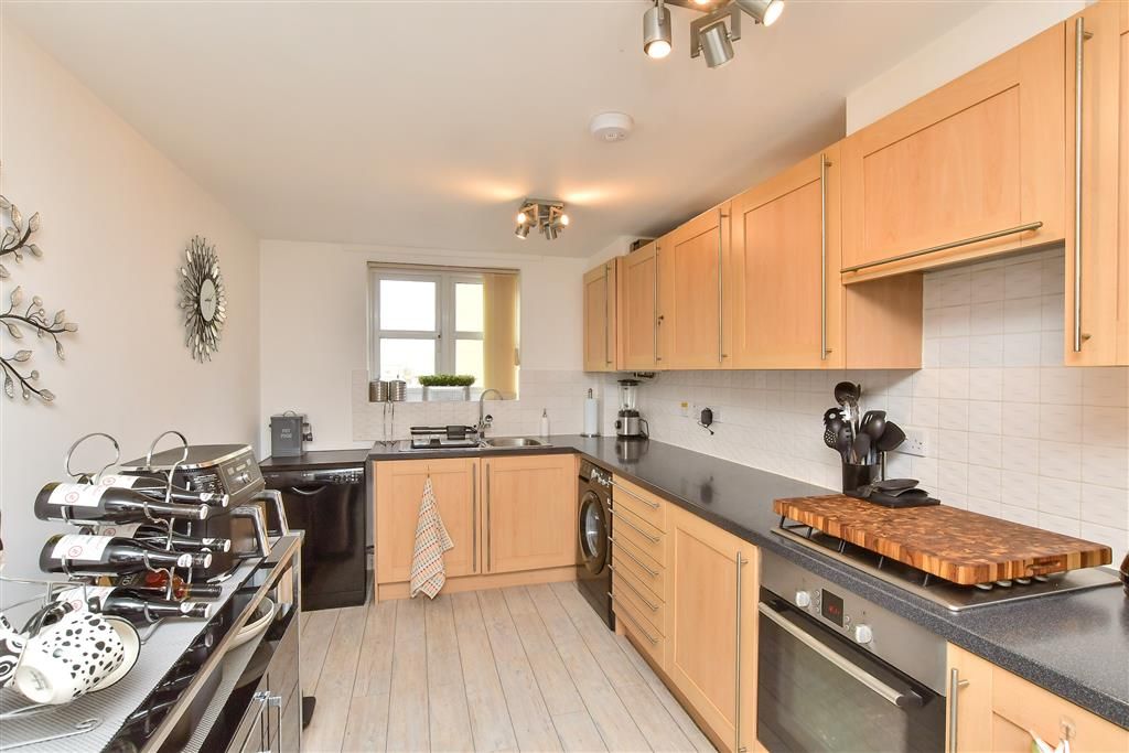 Property photo 1 of 4 Kitchen