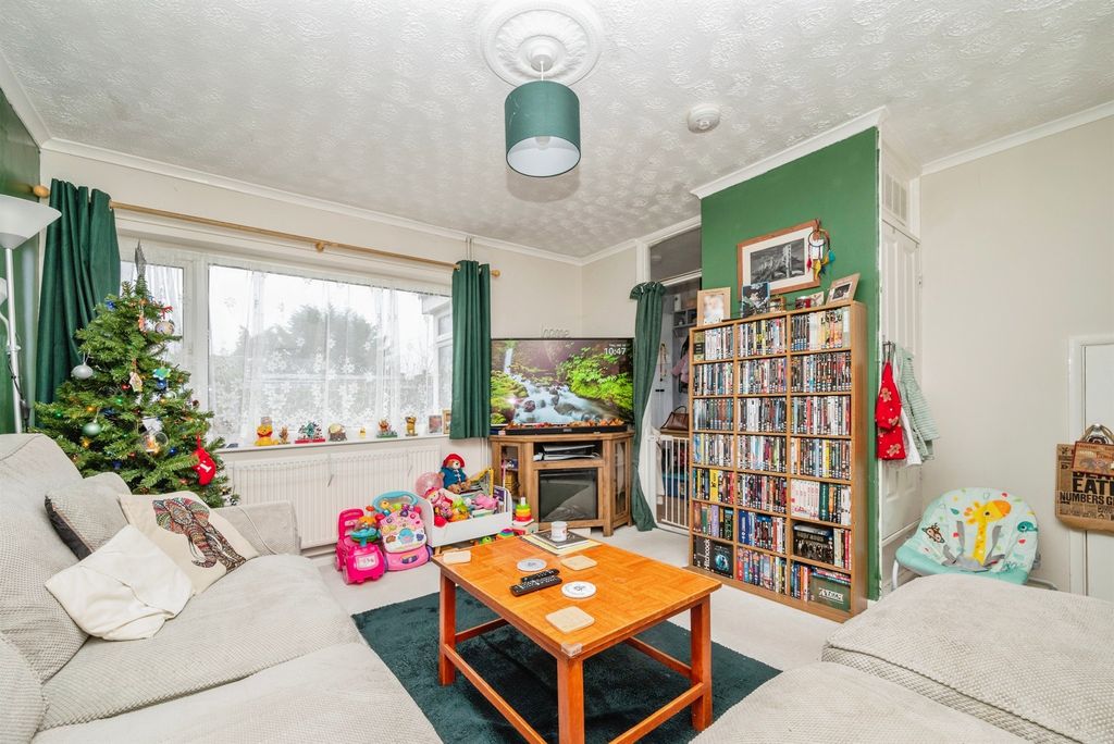 Property photo 3 of 15