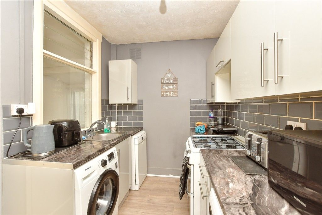 Property photo 3 of 9 Kitchen