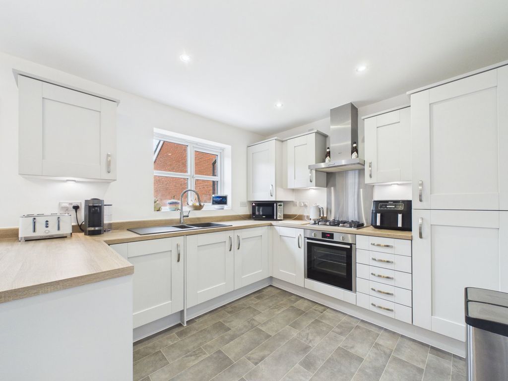 Property photo 2 of 30
