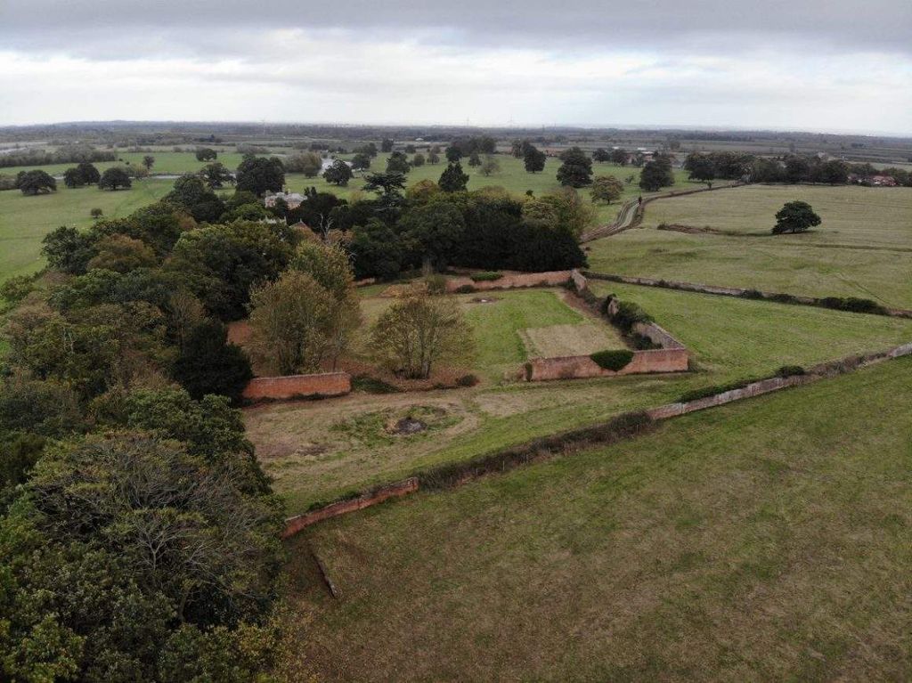 Property photo 2 of 4